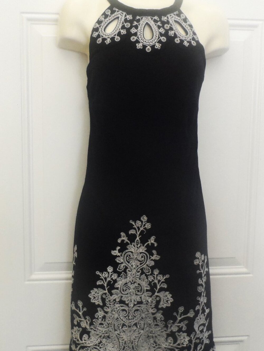 I.N.C Black White Embroidered Embellished Halter Sleeveless Dress ~ sz.,M